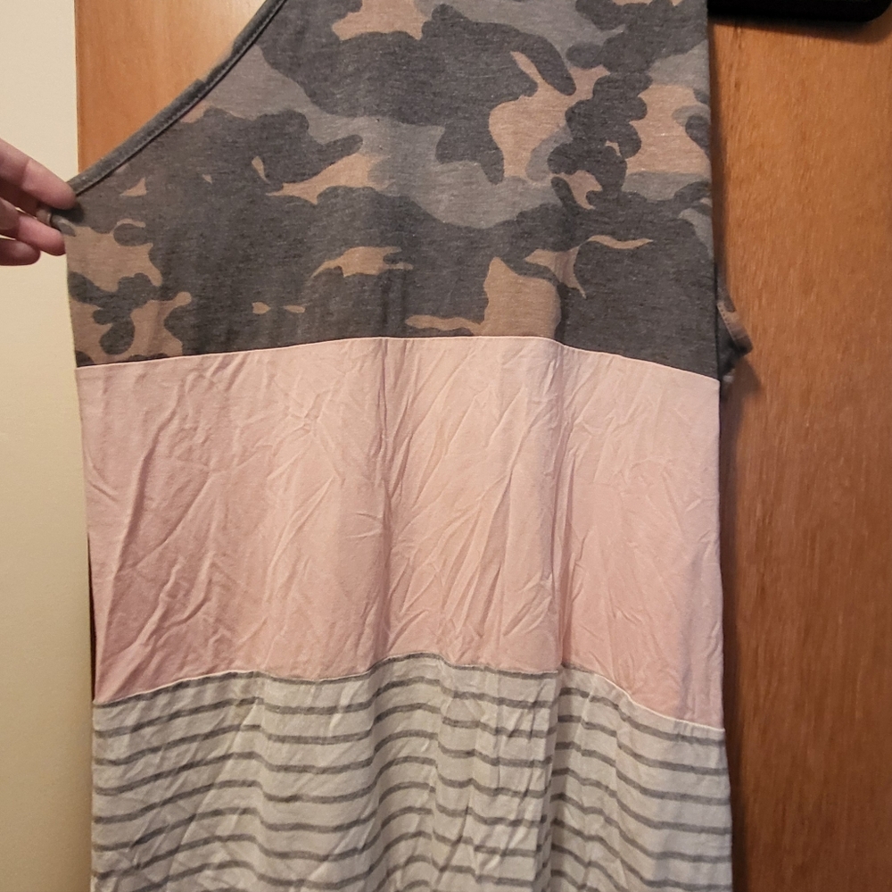 Halter Tanktop - Picture 3 of 4